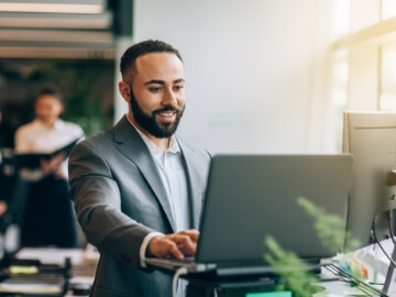 How to Write a Resume with No Experience: A 2025 Guide